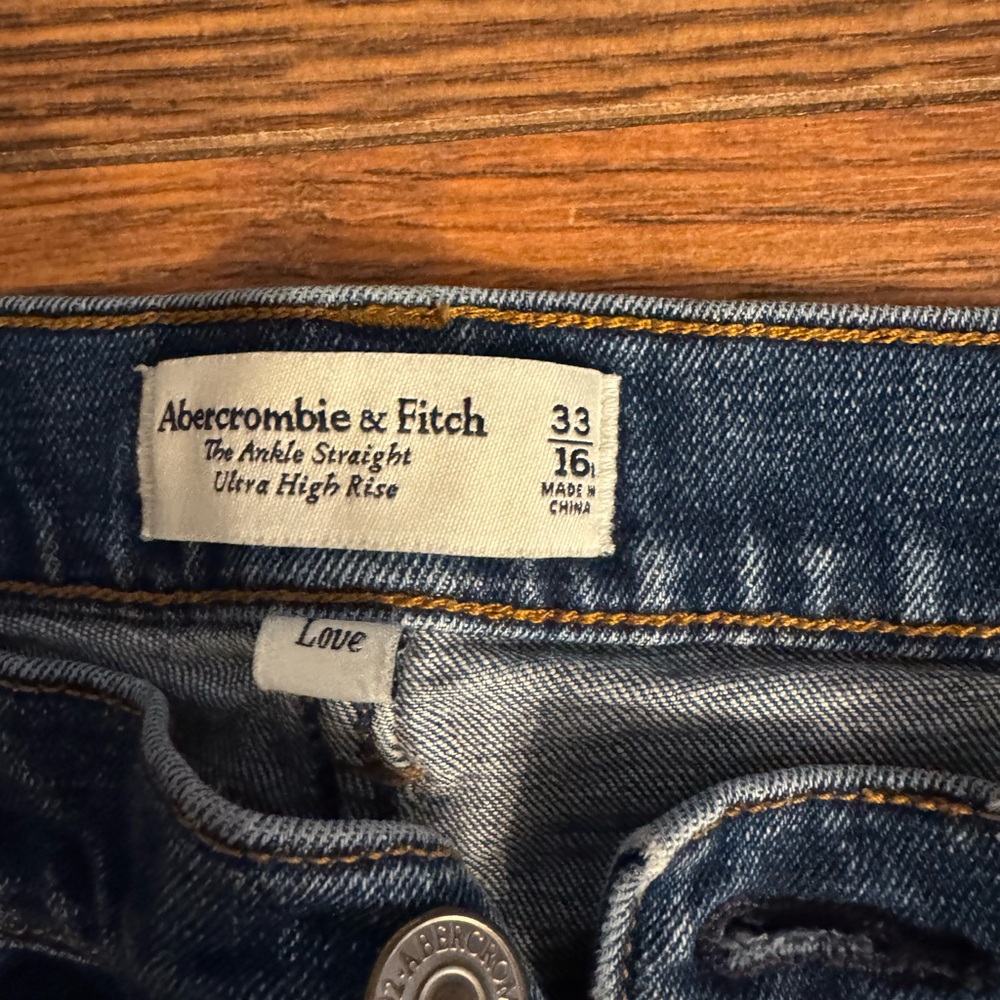 Abercrombie & Fitch Ultra High Rise Jeans